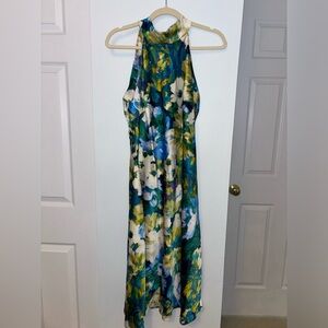 NWT NEVER WORN FLORAL DRESS SIZE M